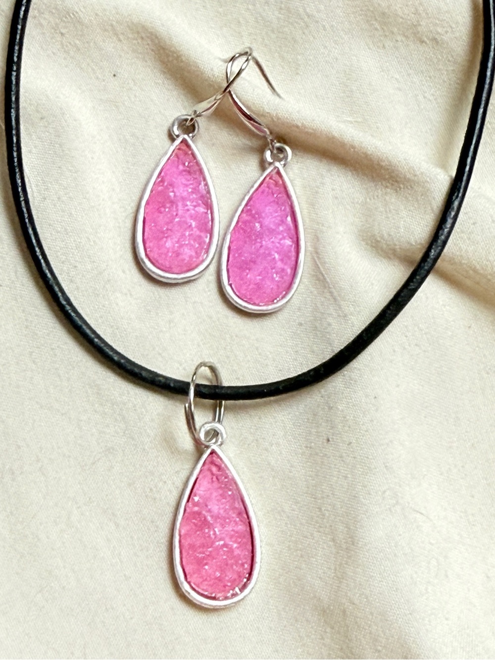 Pink CRYSTAL gem stone black leather necklace & earrings NWT